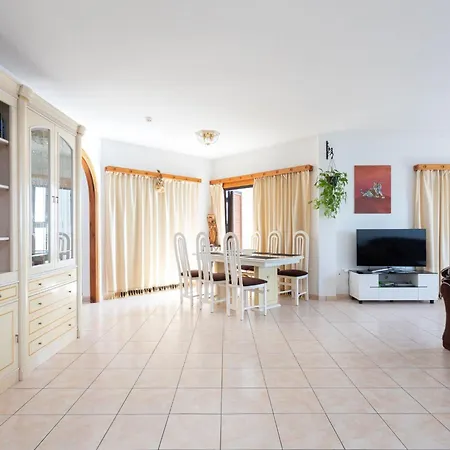 Апартаменты Luxusapartment By Interhome *